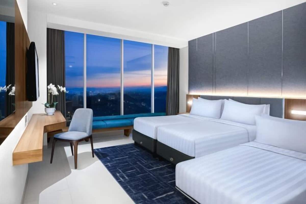 1 bedroom, minibar, desk, free WiFi