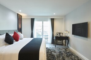 Premium Room, Bathtub | View from room