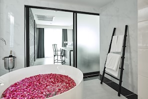 Suite | Baignoire relaxante profonde