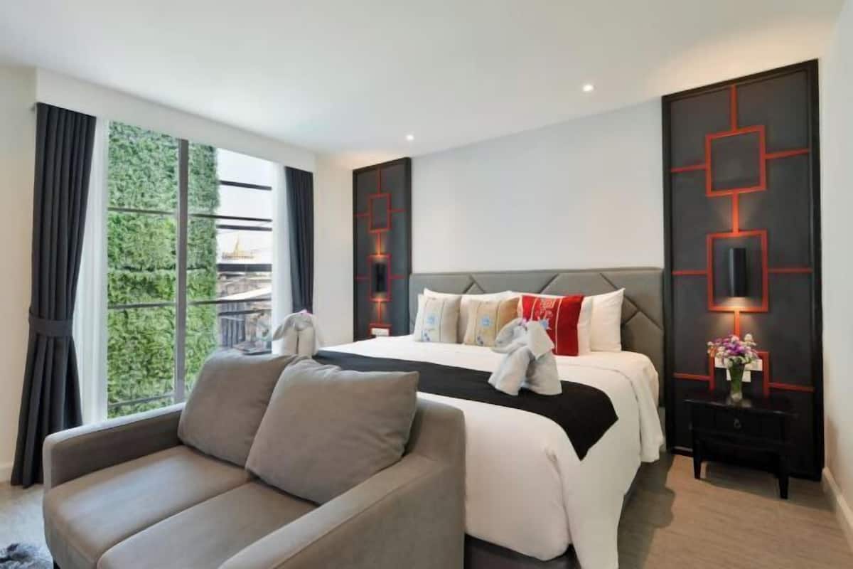 1 bedroom, premium bedding, minibar, in-room safe