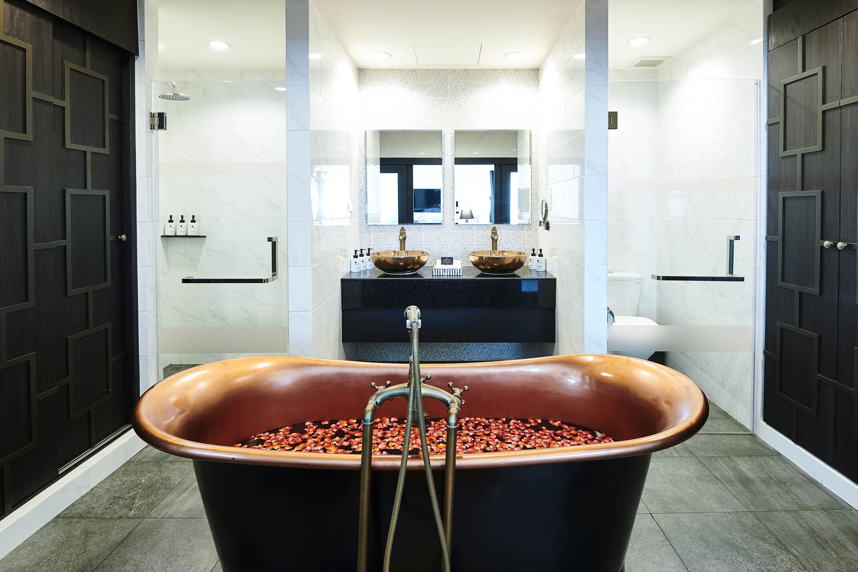Pranakorn Suite | Bathroom | Designer toiletries, hair dryer, slippers, towels