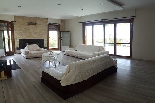 CE004 by Villaofsummer