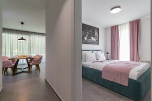 2 slaapkamers, luxe beddengoed, individueel gedecoreerd