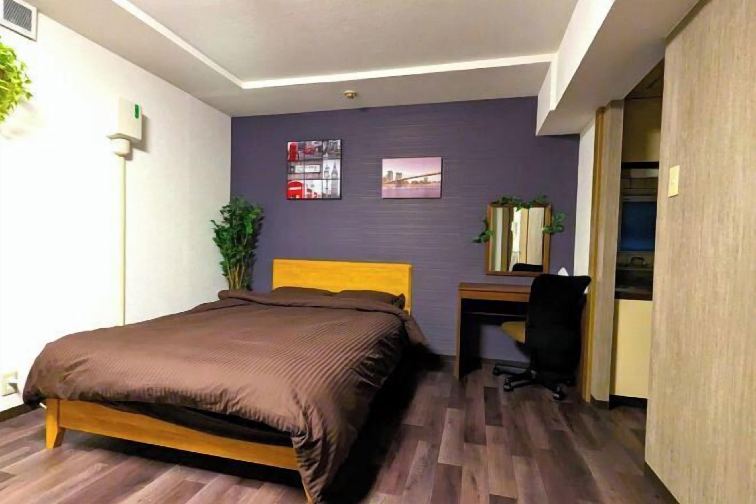 Desk, blackout curtains, free WiFi, bed sheets