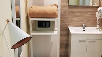 Badrum | Gratis toalettartiklar, hårtork, handdukar och tvål