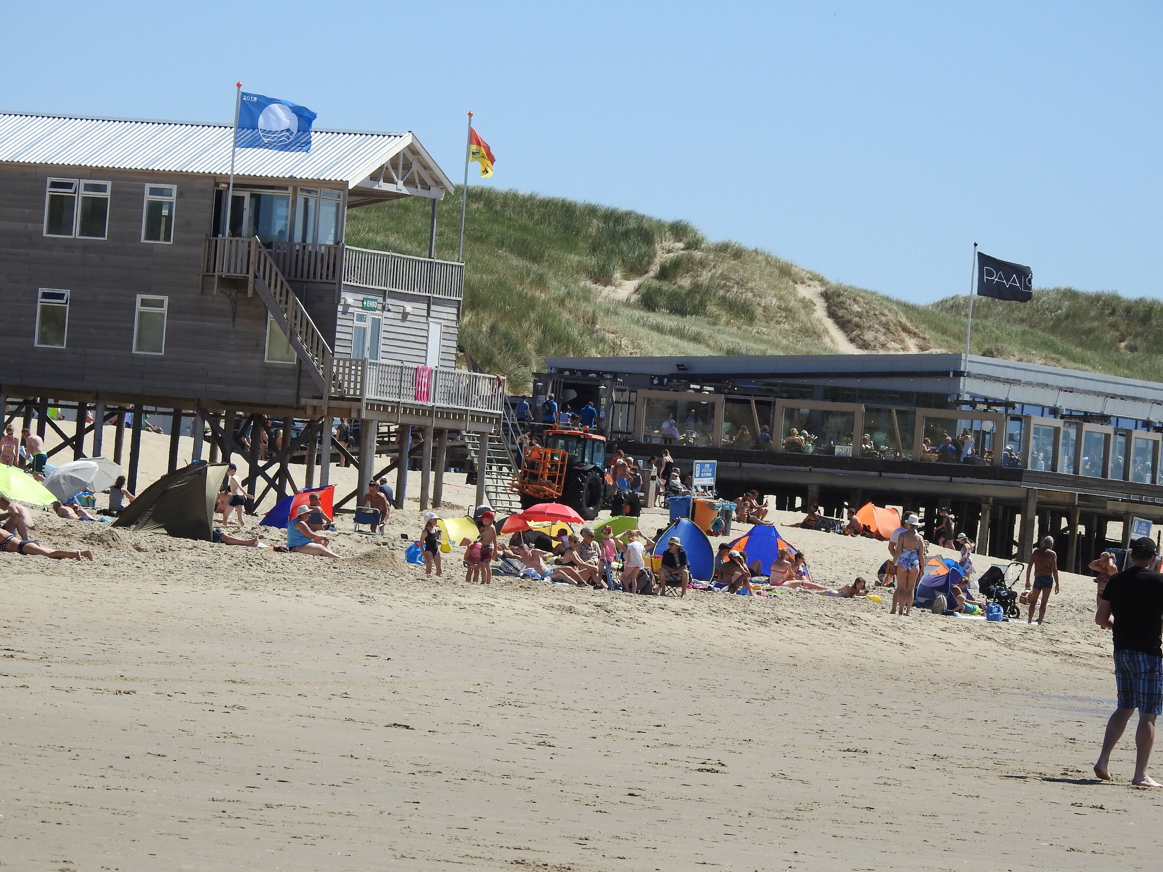 Plage à proximité, chaises longues