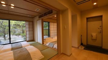 Suite | 1 bedroom, in-room safe, soundproofing, iron/ironing board