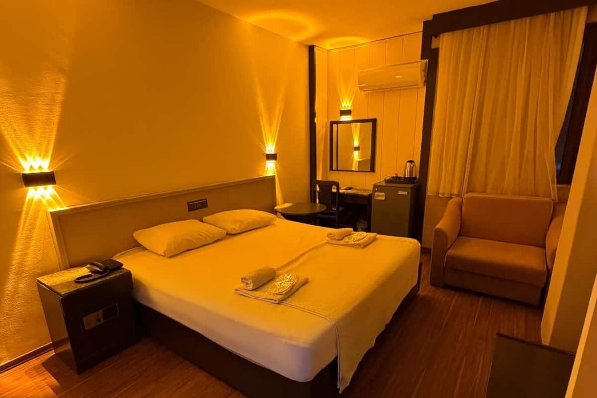 Desk, laptop workspace, soundproofing, bed sheets