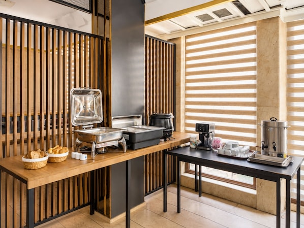 Desayuno buffet todos los días (con cargo)