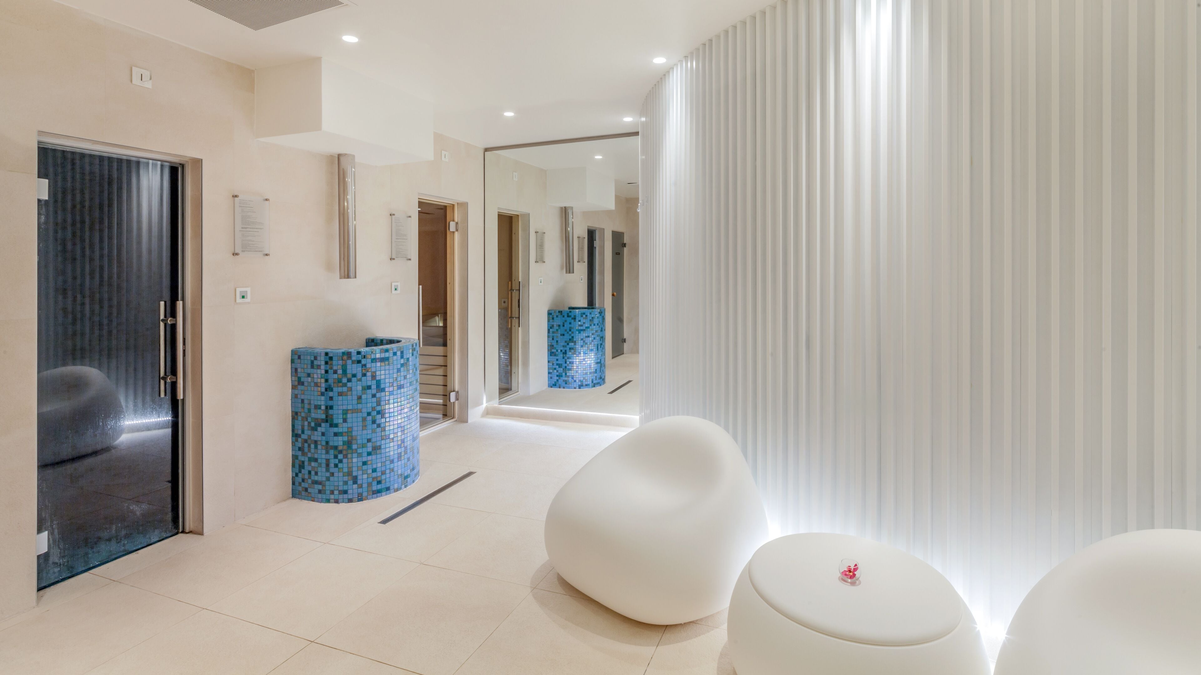 桑拿、热水浴缸、湿蒸房、身体护理、芳香疗法、面部护理