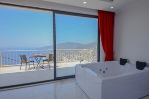 Villa | Jetted bathtub