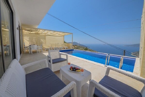 Villa | Terrace/patio