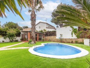 Pool - Stunning private villa for 6 people with private pool, WIFI, TV and terrace (Roda De Barà)