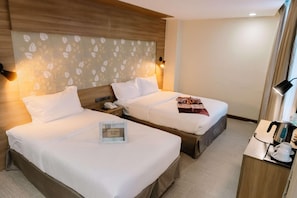 Desk, iron/ironing board, free WiFi, bed sheets - L Meridian Suites (Zamboanga)