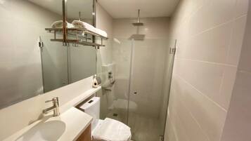 Shower, free toiletries, hair dryer, bidet