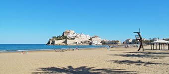 Belle maison de vacances pour 4 personnes avec WIFI, climatisation, TV, balcon et animaux admis