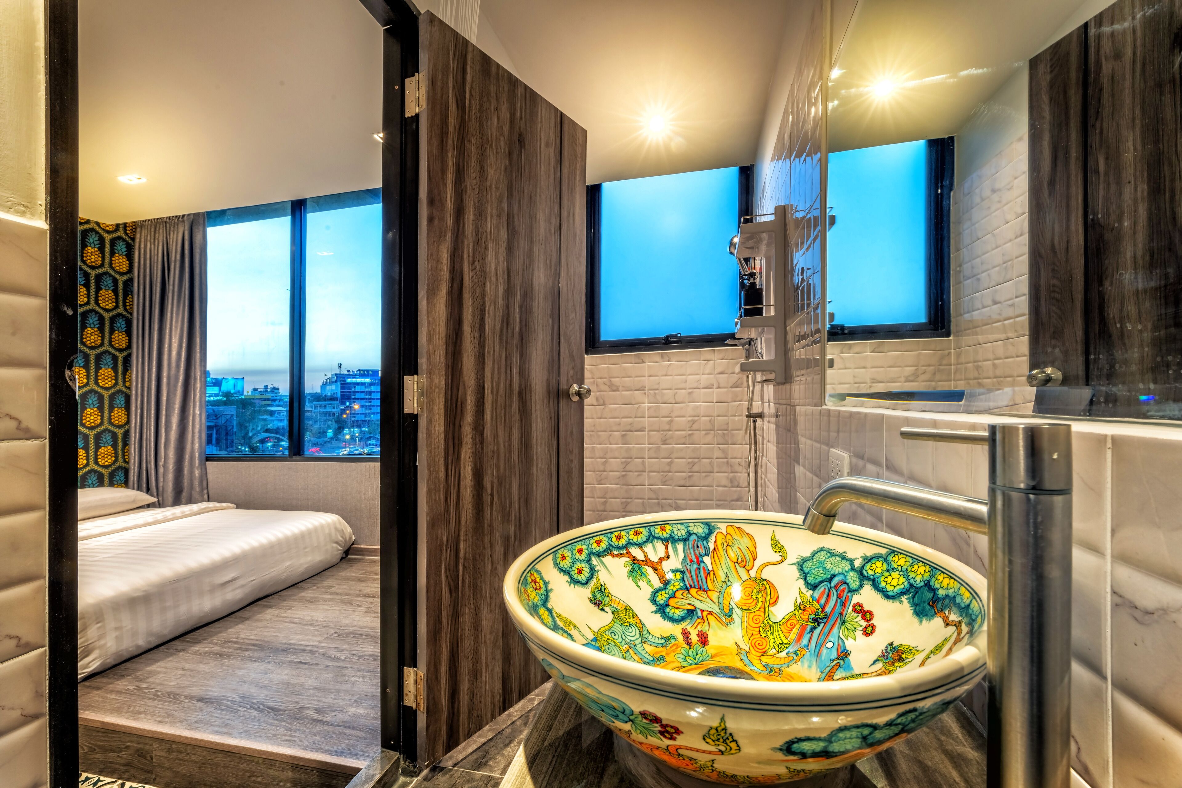 Superior Double Room, Private Bathroom | Bathroom | Free toiletries, towels, soap, shampoo