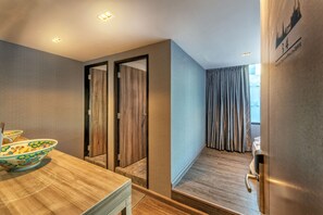 패밀리룸, 전용 욕실 | 무료 WiFi, 침대 시트