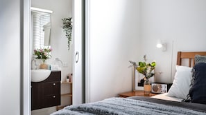 1 bedroom, Internet, bed sheets