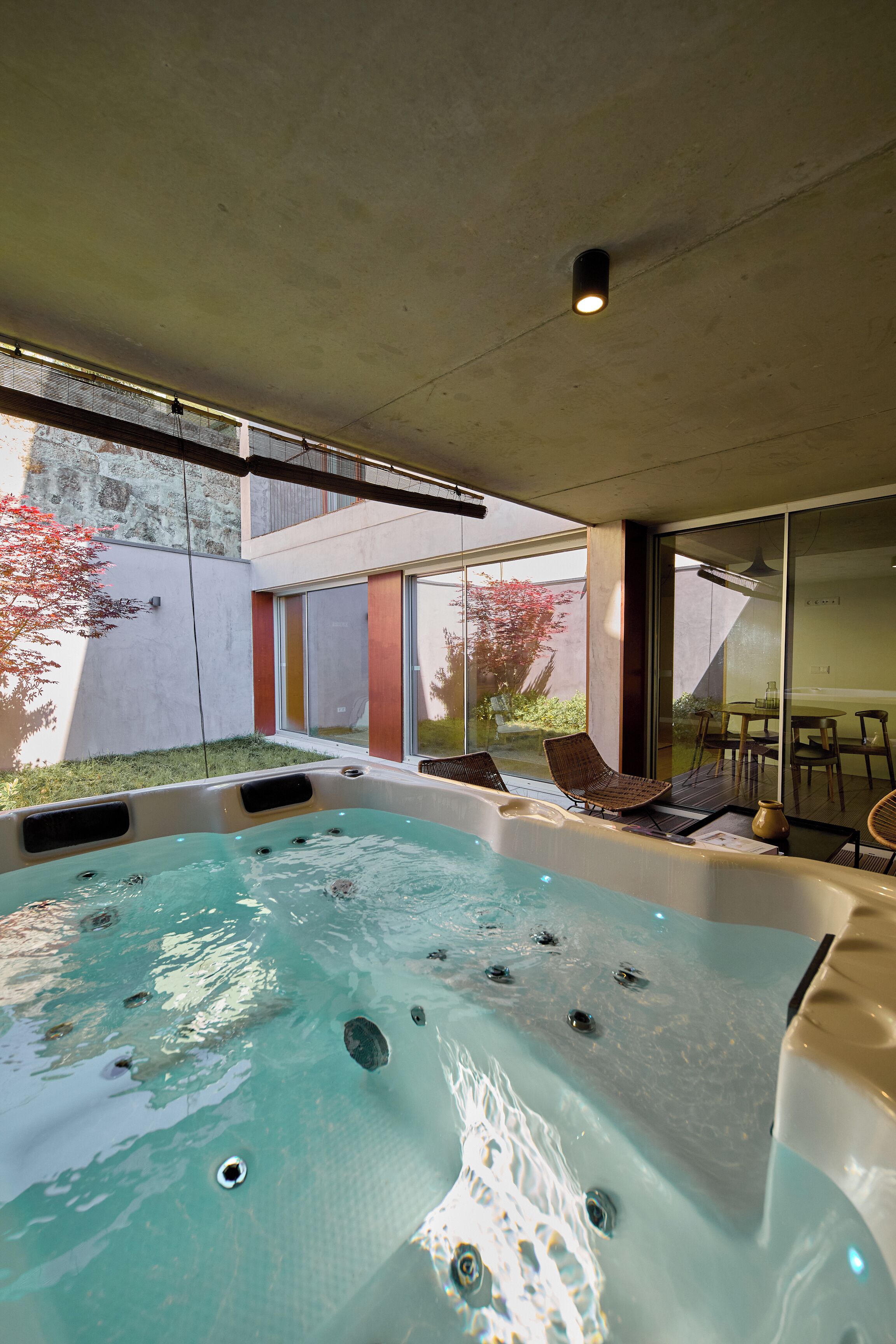 Deluxe Apartment, 2 Bedrooms, Patio (Private Garden) | Private spa tub