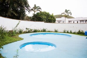 Outdoor pool - Apartment Caraguatatuba Condominium Guararema   (Sumaré)