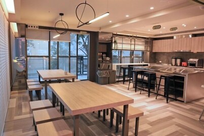 Kiwi Share Hotel - Zhongli Station Branch - Hostel