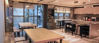 Kiwi Share Hotel - Zhongli Station Branch - Hostel