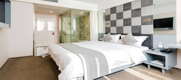 Desk, blackout drapes, iron/ironing board, free WiFi