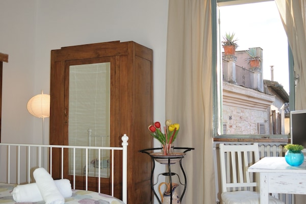 4 slaapkamers, een strijkplank/strijkijzer, wifi, beddengoed