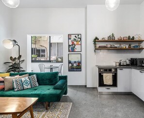 Apartment, 1 Bedroom | Private kitchen | Fridge, microwave, oven, stovetop - Urban Luxe Apartment - Central TLV (Tel Aviv)