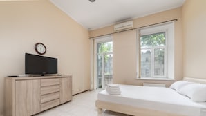 Apartment | 1 bedroom, blackout drapes, soundproofing, iron/ironing board