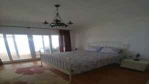 Villa | 5 soverom, strykejern/-brett, wi-fi (inkludert) og sengetøy