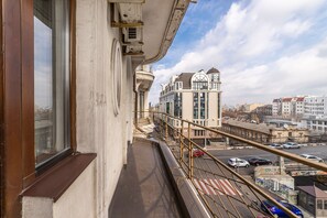 Apartment, 2 Bedrooms | City view - LeonRooms Grecheskaya 5 (Odesa)