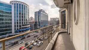 Apartment, 2 Bedrooms | Balcony - LeonRooms Grecheskaya 5 (Odesa)