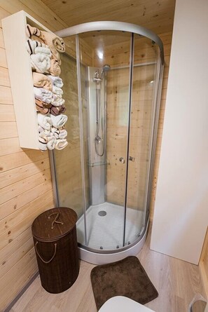 Dusche, Handtücher, Seife, Toilettenpapier