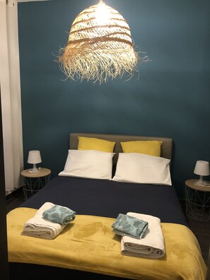 2 chambres, fer et planche à repasser, Wi-Fi gratuit, draps fournis