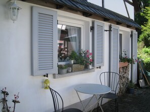 Romantic Cottage | Terrace/patio