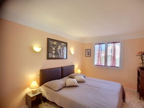 1 bedroom, travel cot, free WiFi - 1-bedroom apartment with WiFi, elevator near Thermal Baths (Lamalou-les-Bains)