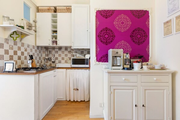 Fridge, microwave, stovetop