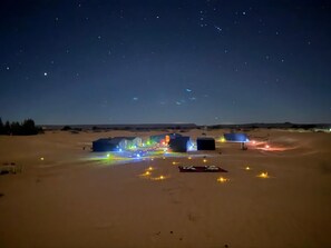 พื้นที่จัดเลี้ยงกลางแจ้ง