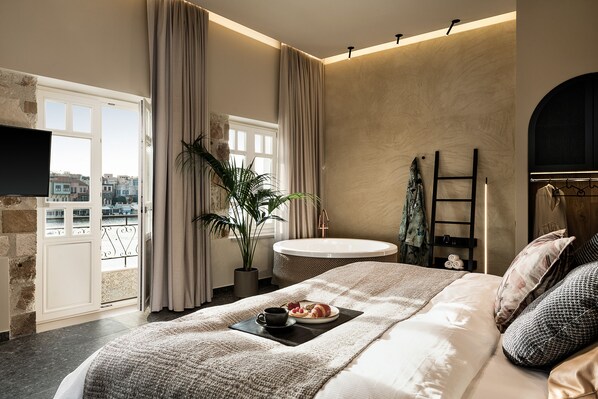 Luxury-Suite, 2 Schlafzimmer | 2 Schlafzimmer, hochwertige Bettwaren, Pillowtop-Betten