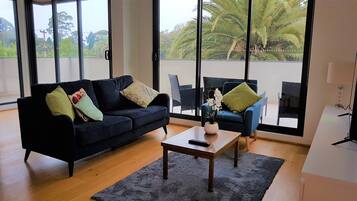 Smart TV, books, offices