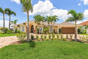 Exterior - Dock on the Canal, Kayaks, Heated Pool - AHHHsome Sunsets - Sunset Oasis - Roelens Vacations (Cape Coral)