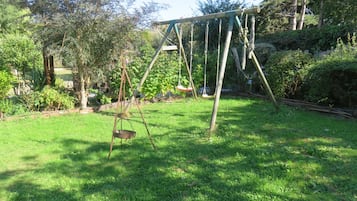 Tempat bermain anak - outdoor