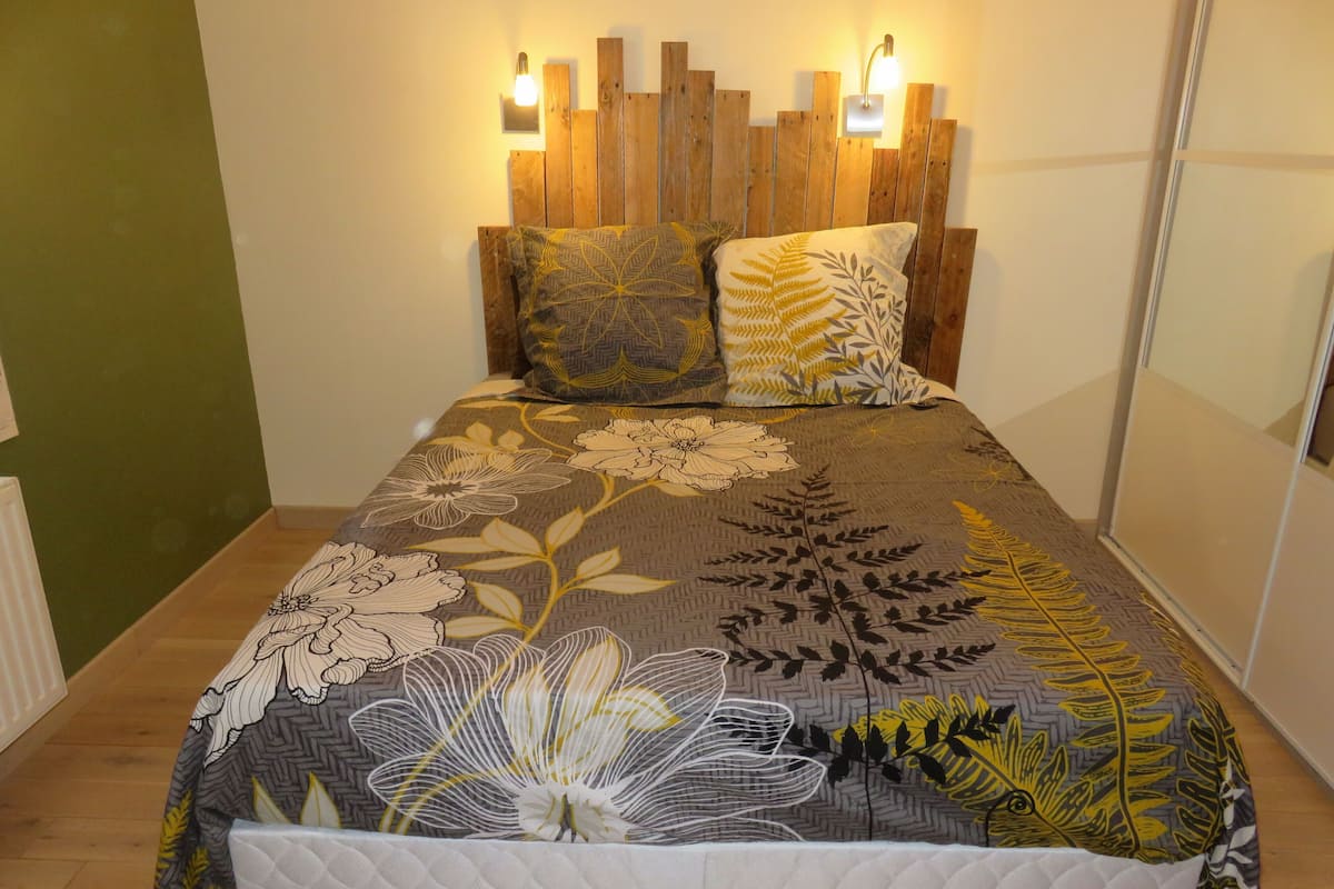 Family Room, Multiple Bedrooms, Garden View | 2 bedrooms, blackout drapes, WiFi (free), individually decorated