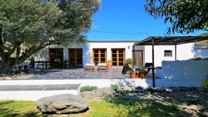 Terrace/patio - Villa with Private Pool, Surrounded by Mountains, Olive, Walnut and Orange Trees (Orgiva)