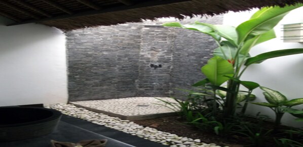Villa, 2 Bedrooms | Bathroom shower