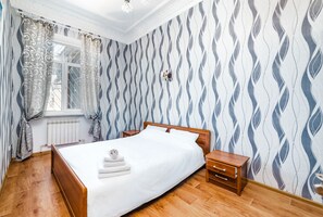 Family Apartment | 1 bedroom, blackout drapes, soundproofing, iron/ironing board - LeonRooms Grecheskaya 26-28 (Odesa)