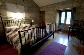 3 habitaciones, escritorio, cuna de viaje y wifi 