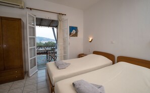 Individually decorated, individually furnished, free WiFi, bed sheets - Evdokia Studios (Sifnos)